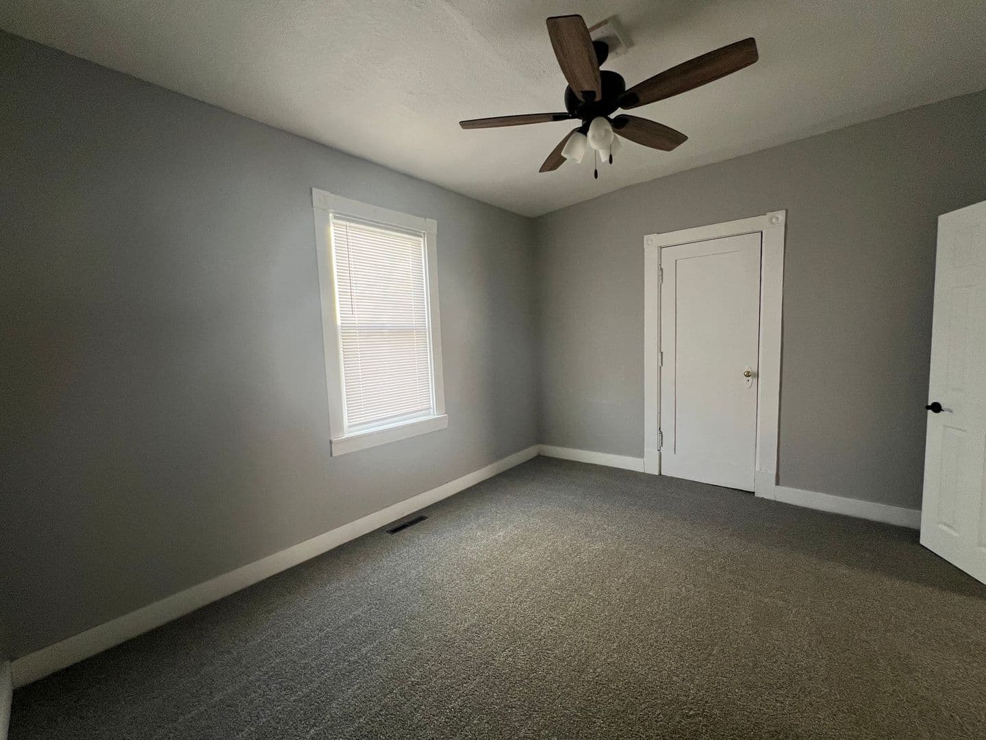Davenport Apartment: 1322 N Ripley Street