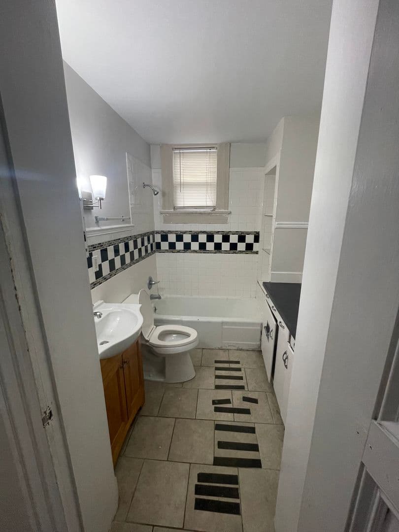 Davenport Apartment: 106 W 14th Street