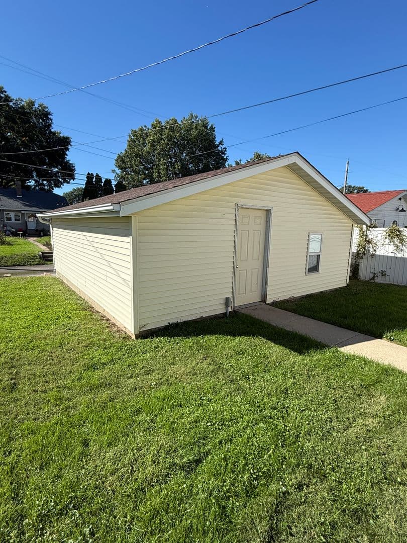Davenport House: 2950 Arlington Ave