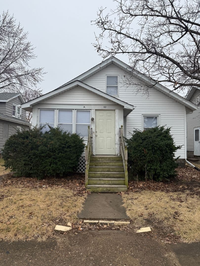 Rock Island House: 932 42nd Avenue