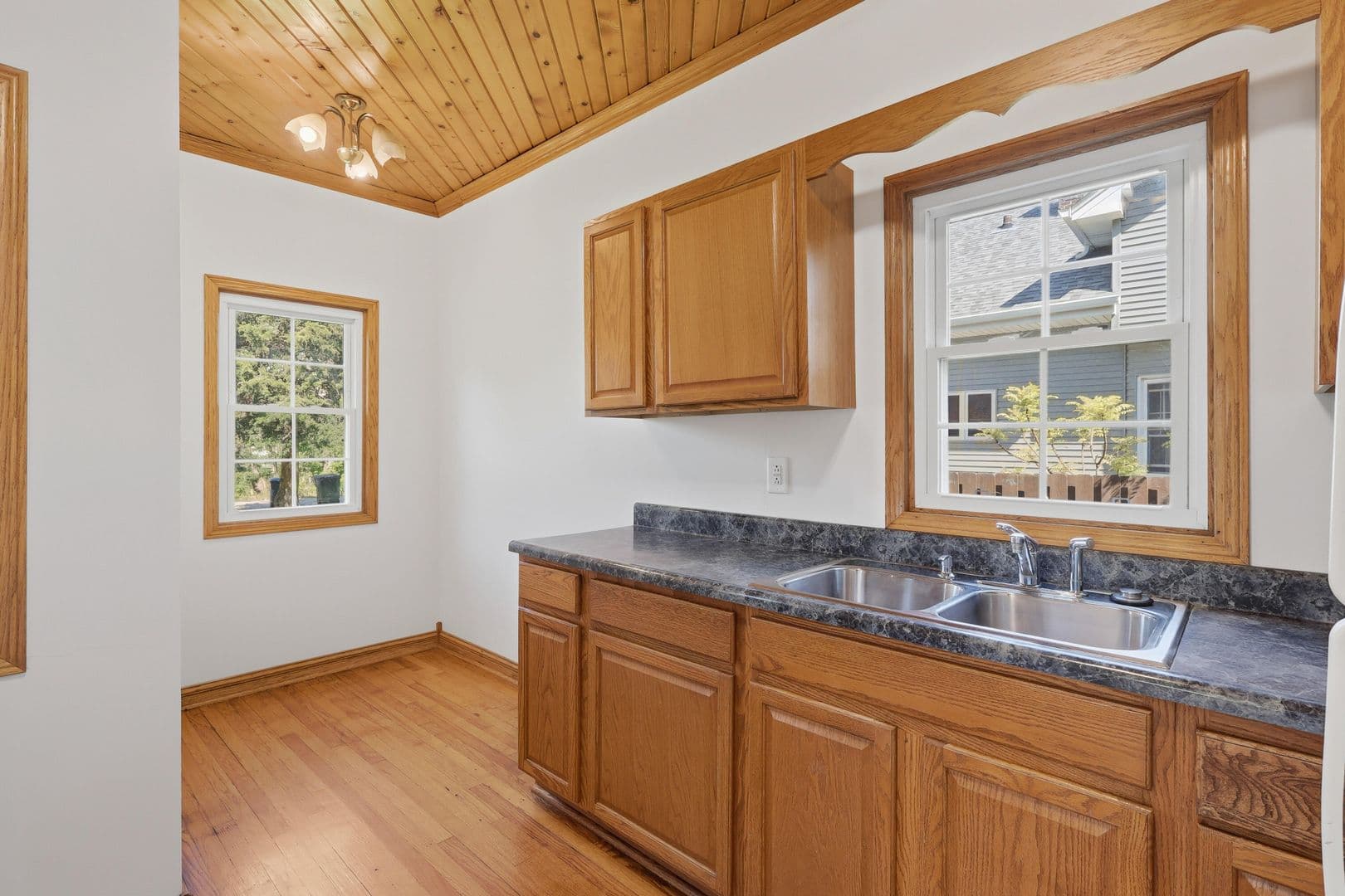 Rock Island House: 1536 35th Street