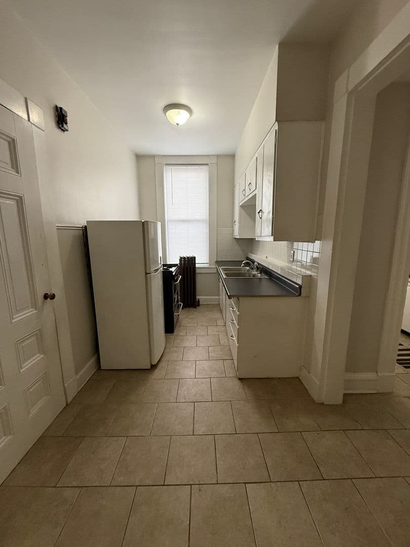 Davenport Apartment: 106 W 14th Street