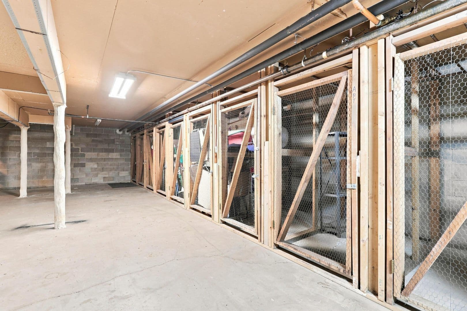 Moline Apartment: 725 16th Avenue