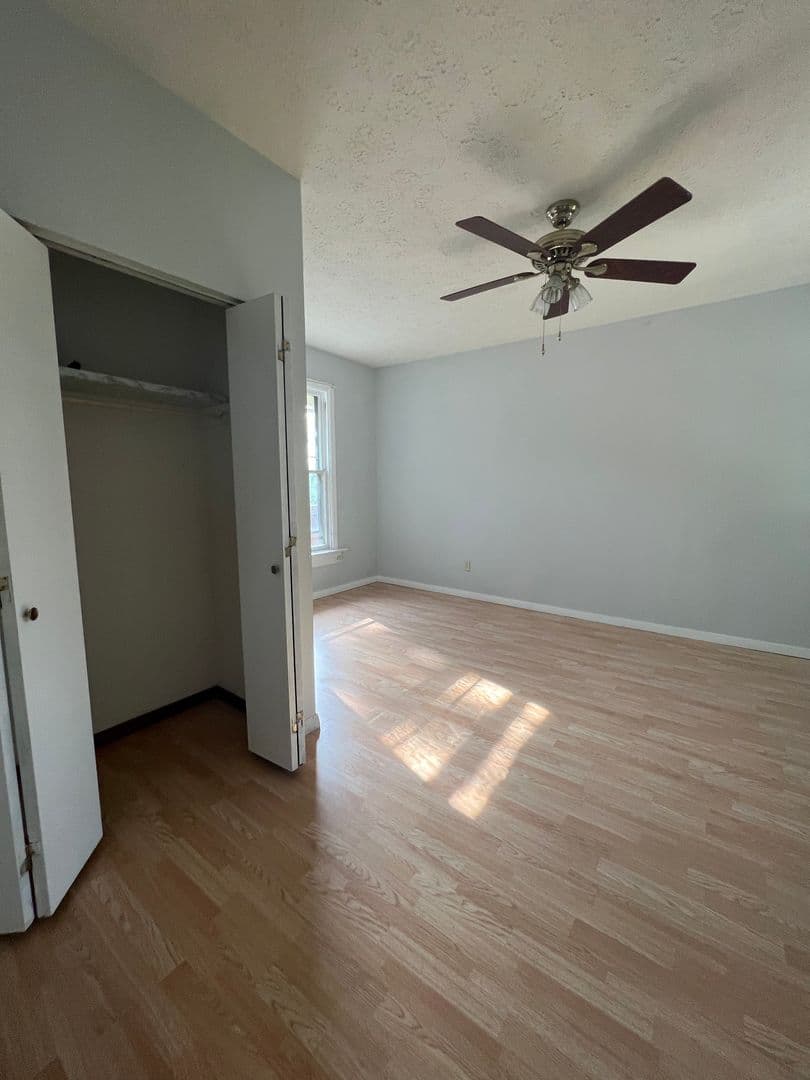 Davenport Apartment: 916 Bridge Ave.