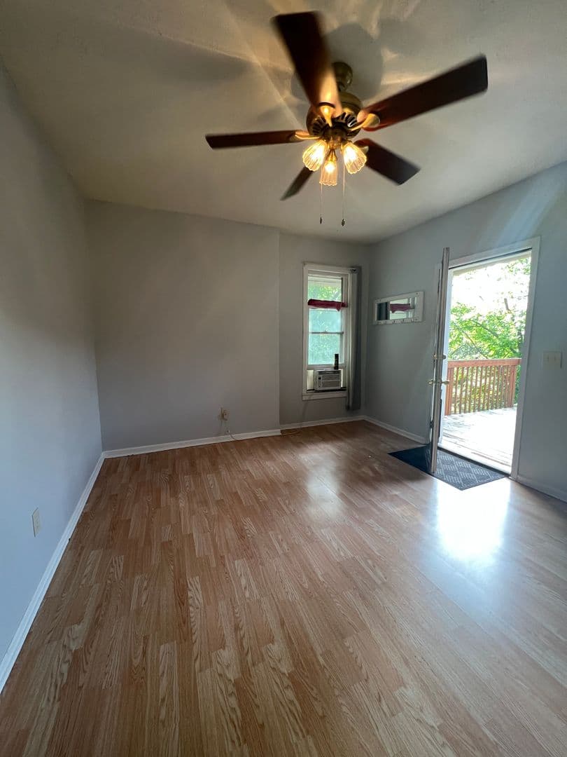 Davenport Apartment: 916 Bridge Ave.