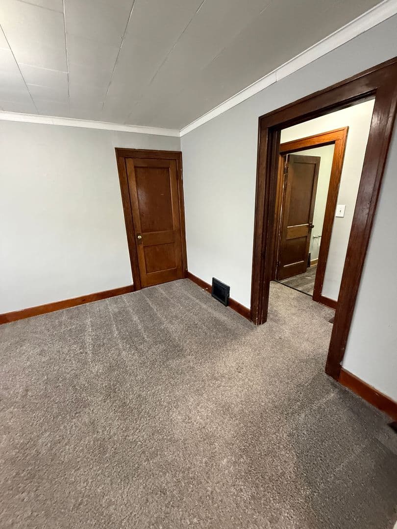 Rock Island House: 932 42nd Avenue