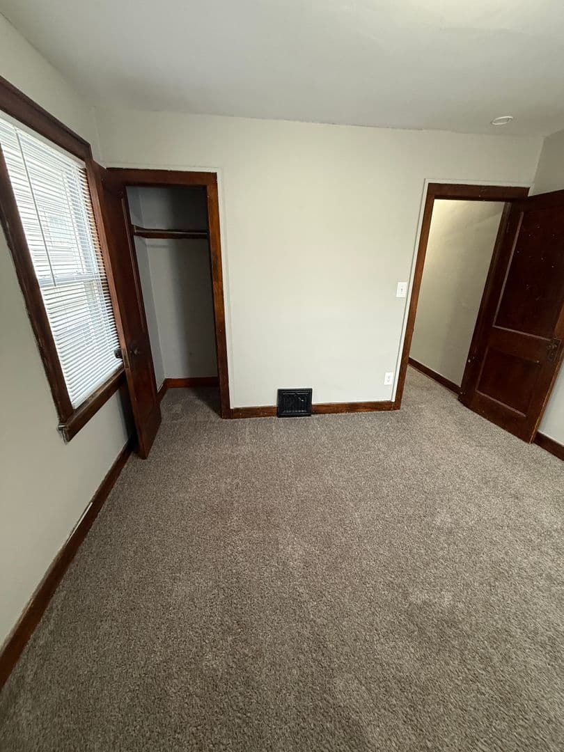 Rock Island House: 932 42nd Avenue