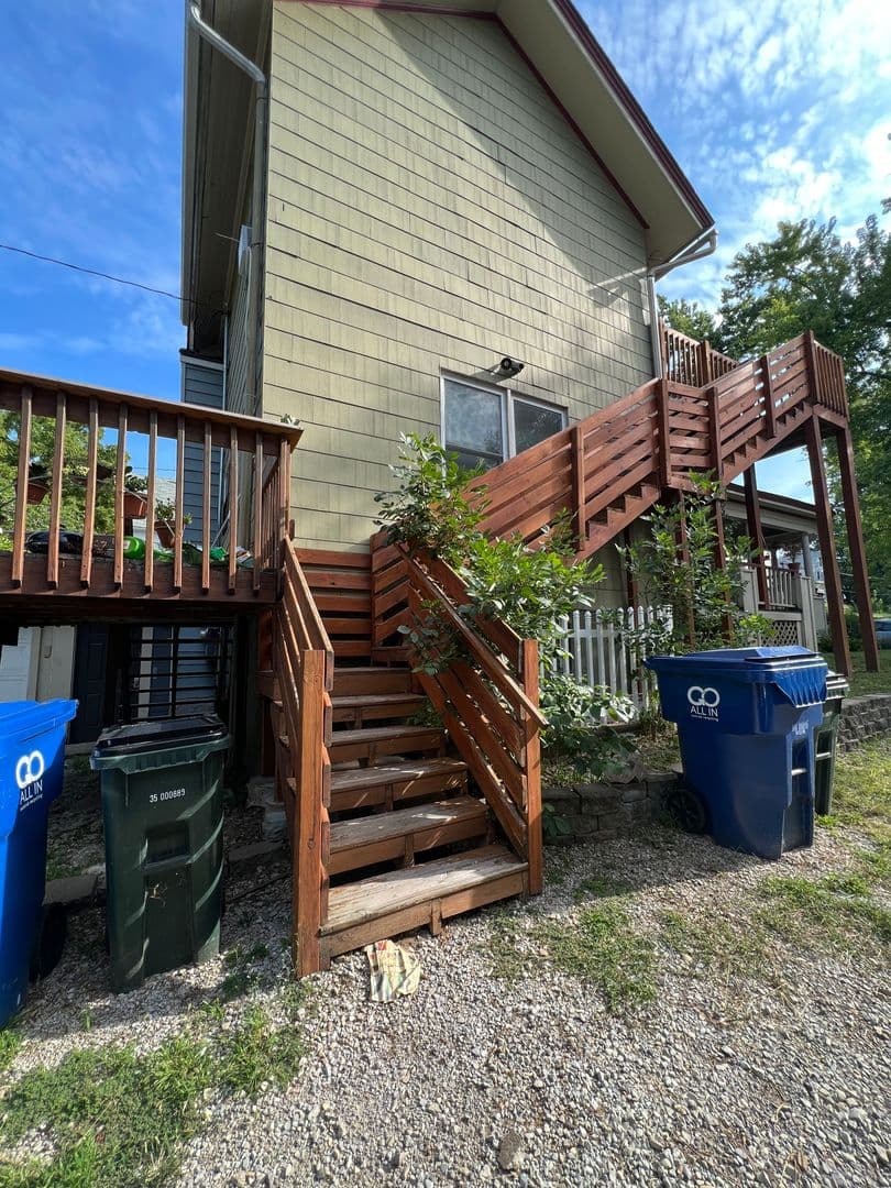 Davenport Apartment: 916 Bridge Ave.