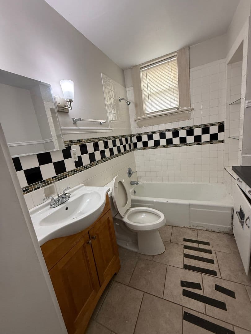 Davenport Apartment: 106 W 14th Street