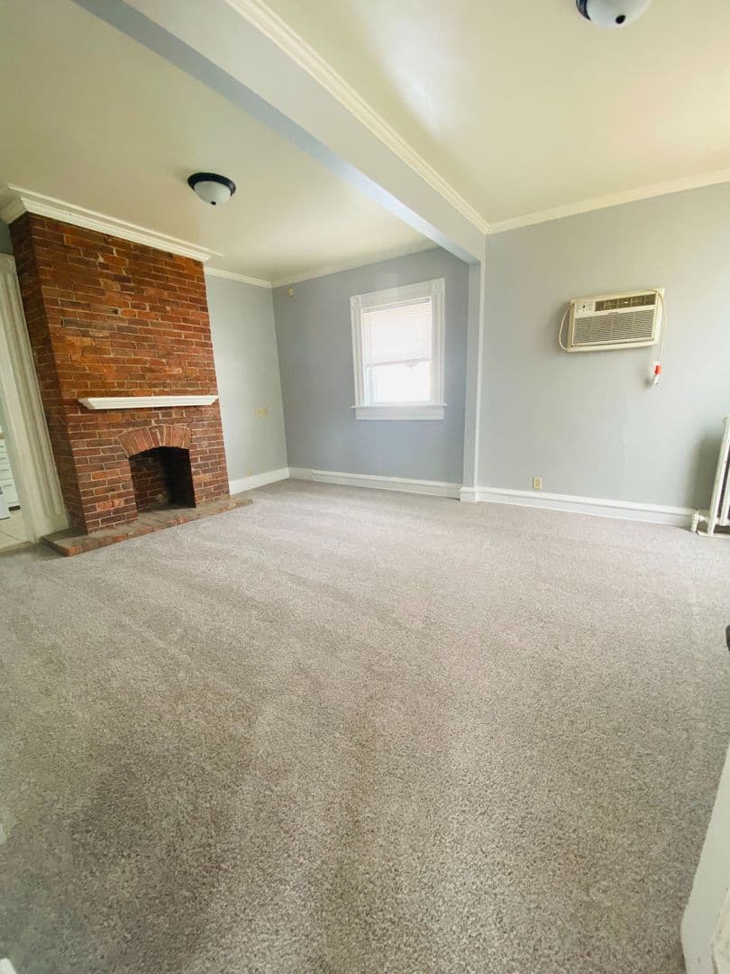 Davenport Apartment: 106 W 14th Street
