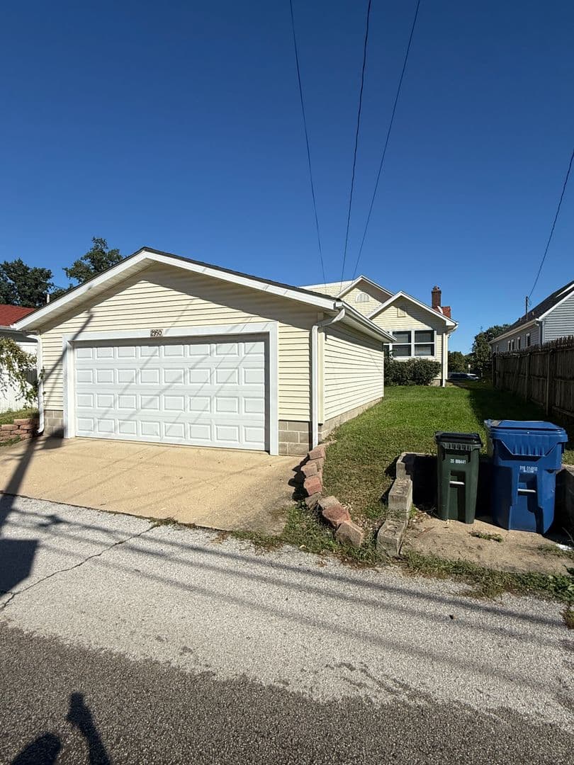 Davenport House: 2950 Arlington Ave