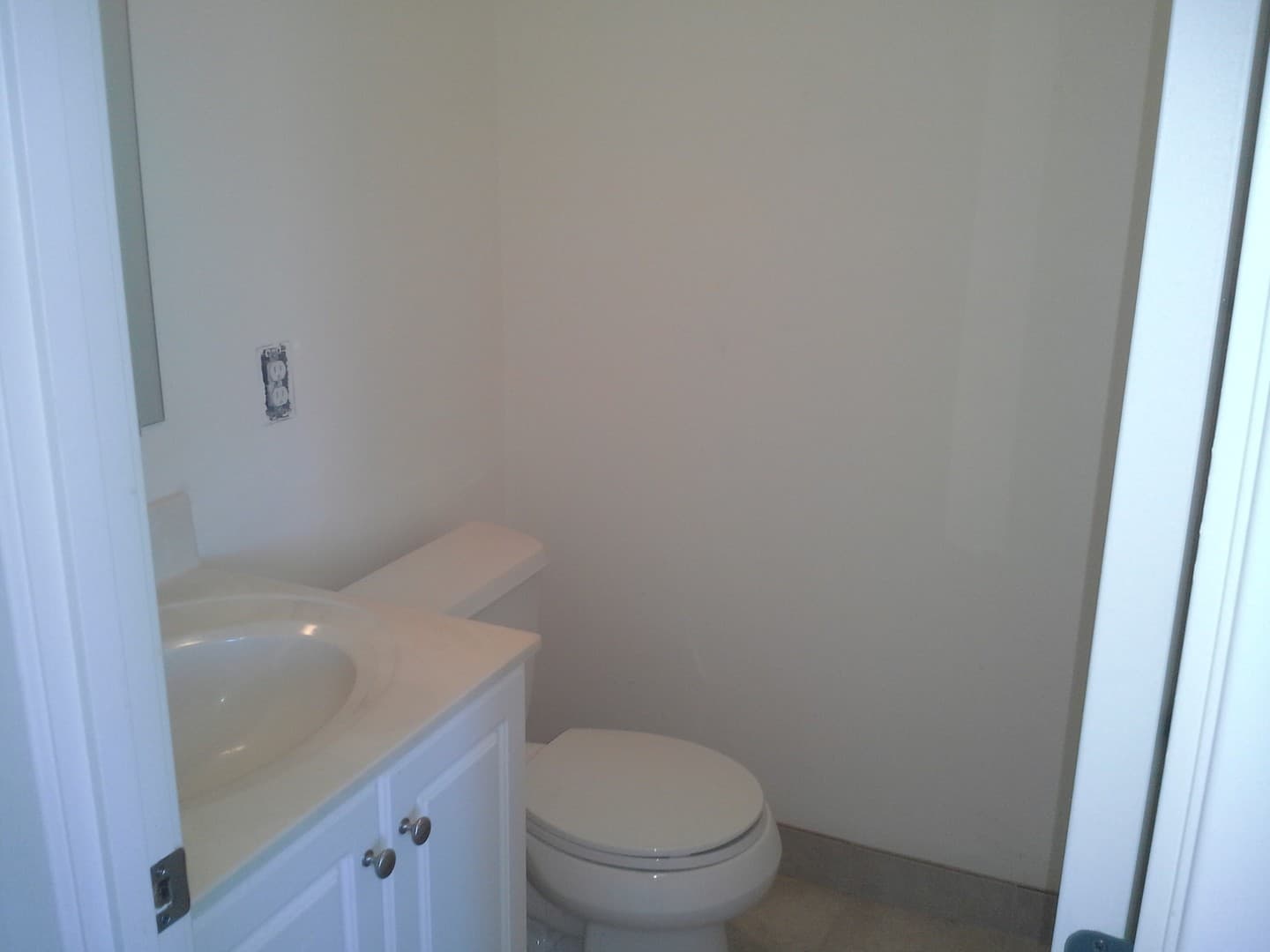 Sharon Apartment: Pond Street