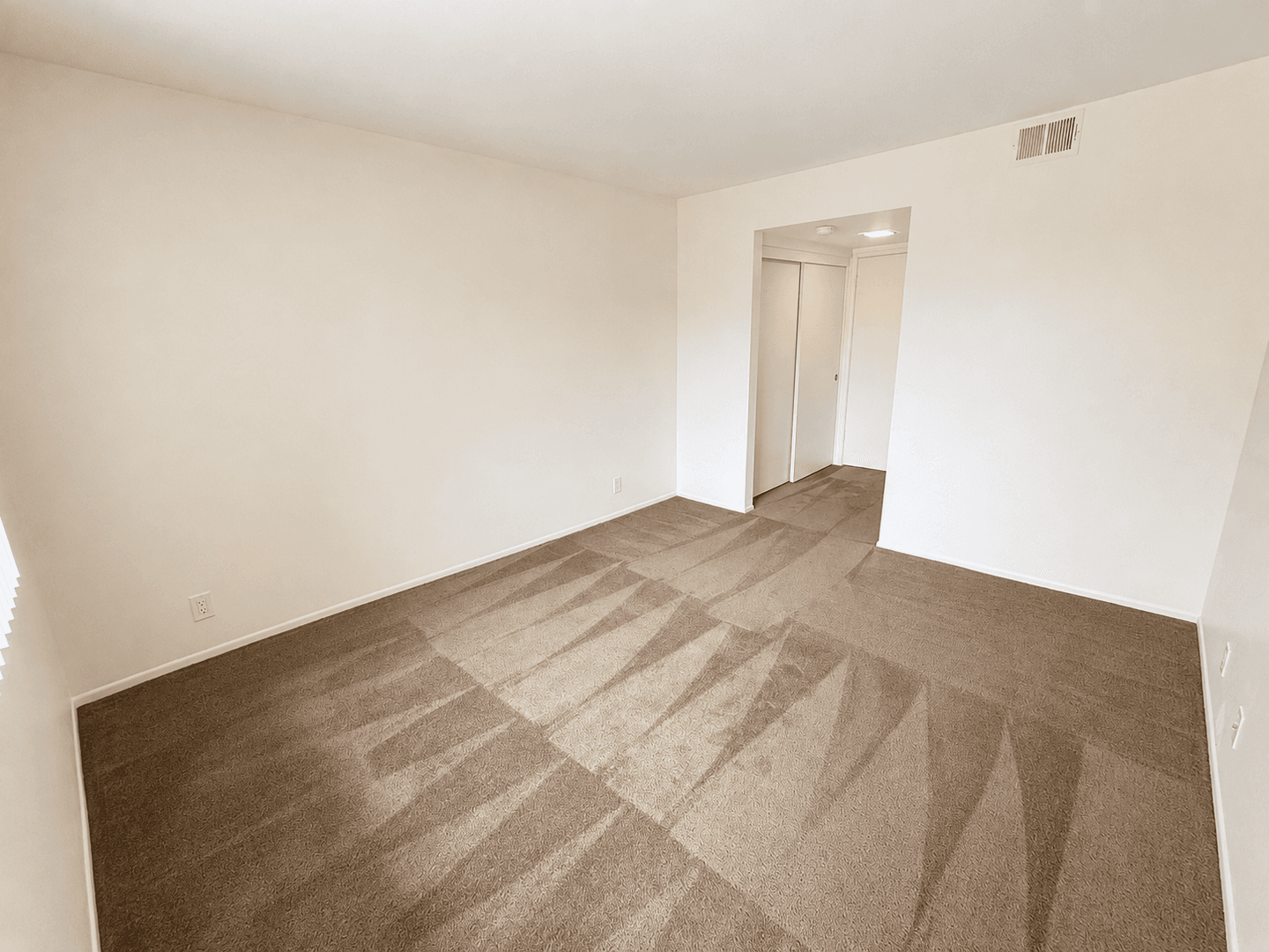 Oxnard Apartment: 1905 N. H Street