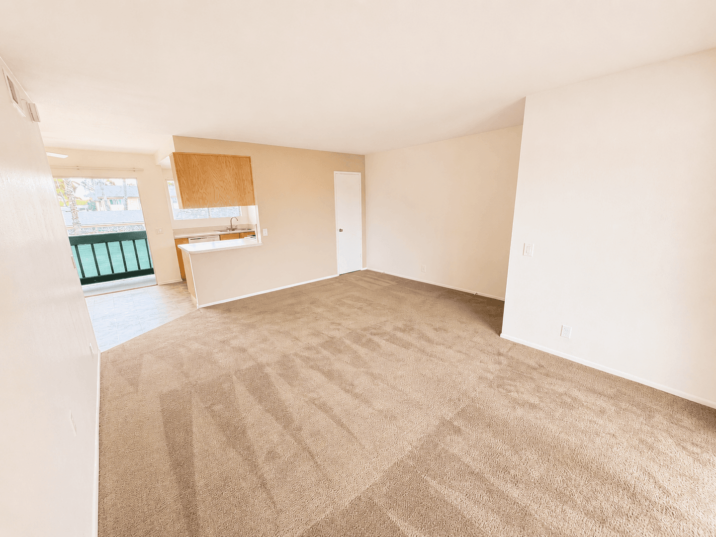 Oxnard Apartment: 1905 N. H Street