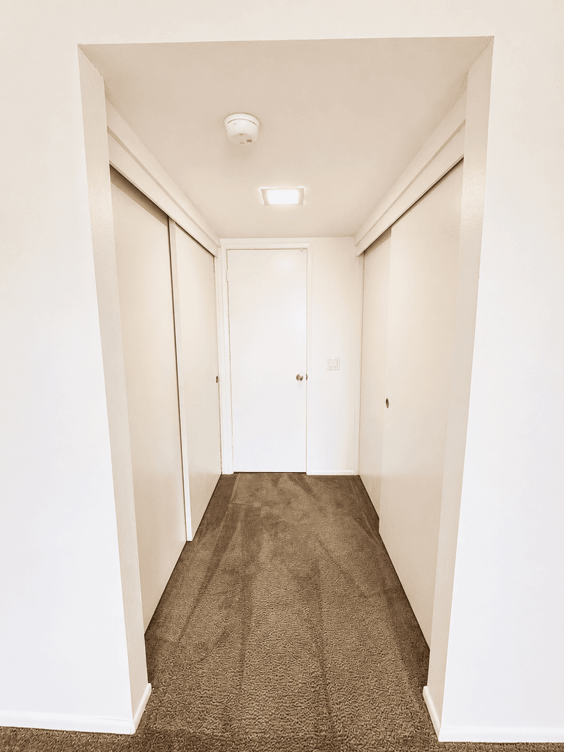 Oxnard Apartment: 1905 N. H Street