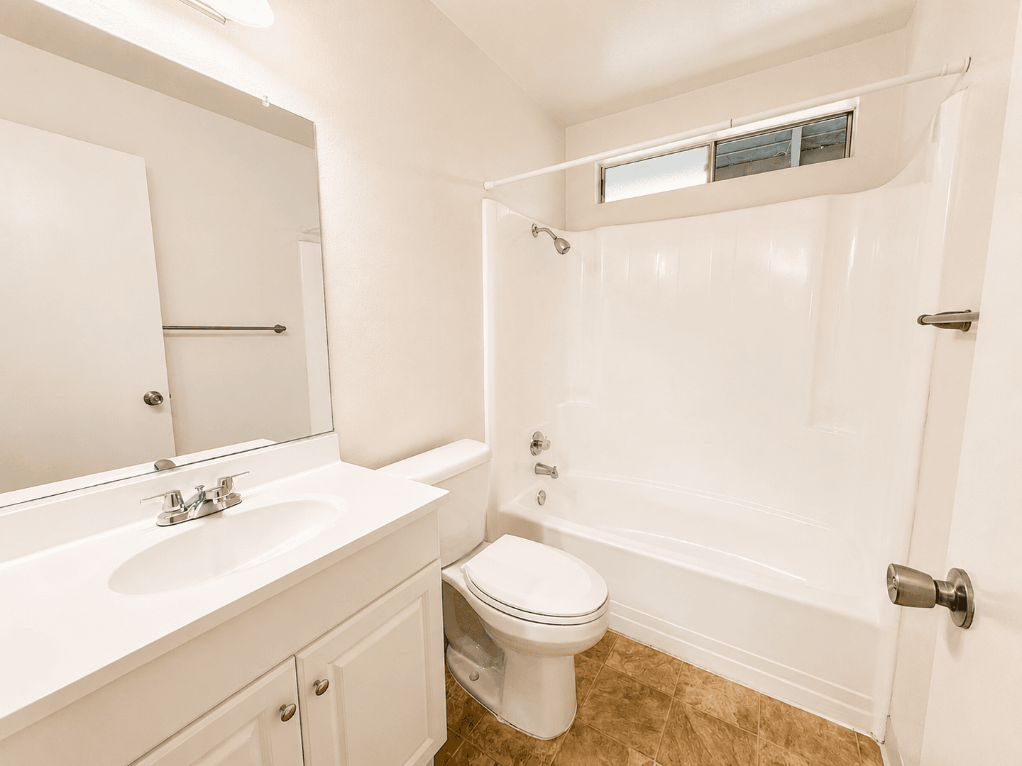 Oxnard Apartment: 1905 N. H Street