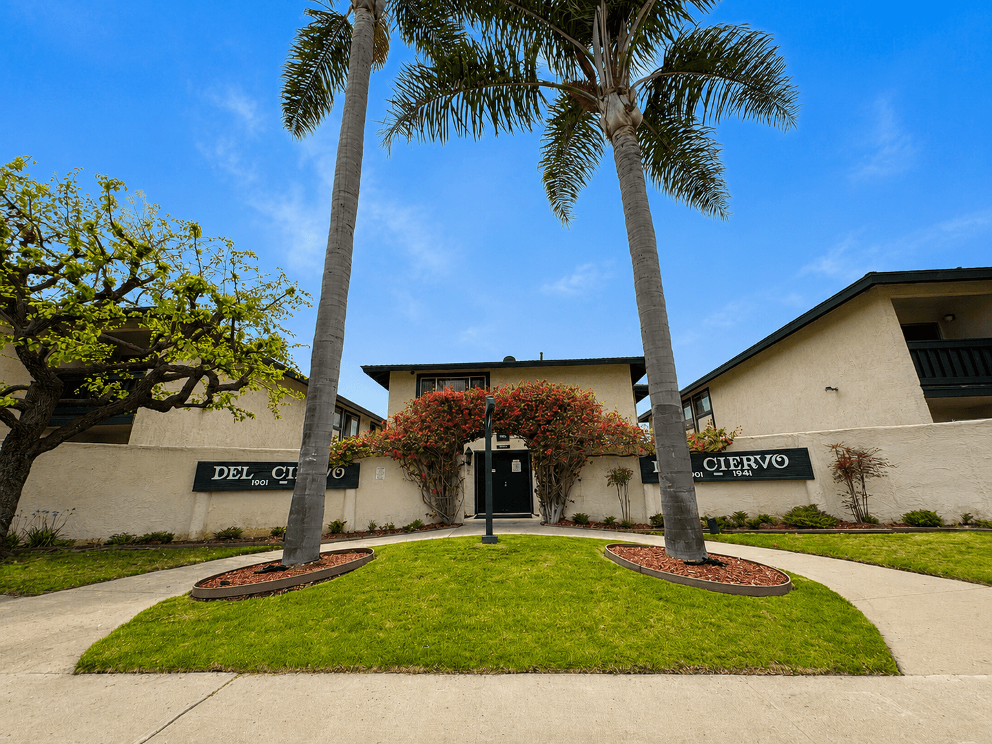 Oxnard Apartment: 1905 N. H Street