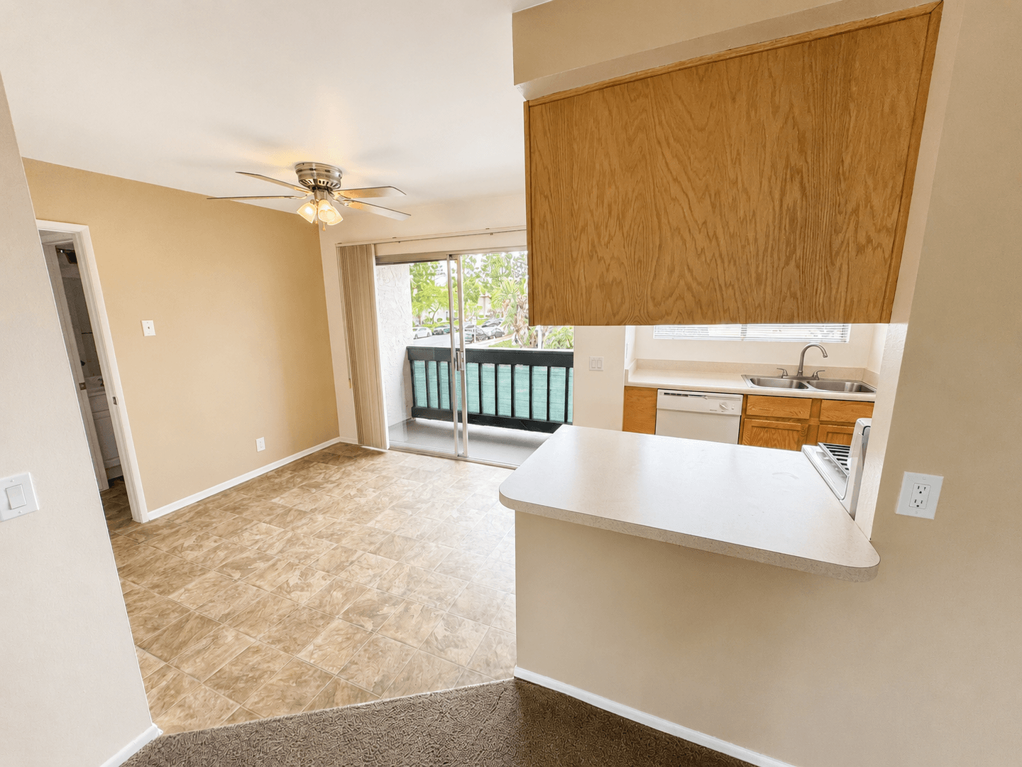 Oxnard Apartment: 1905 N. H Street