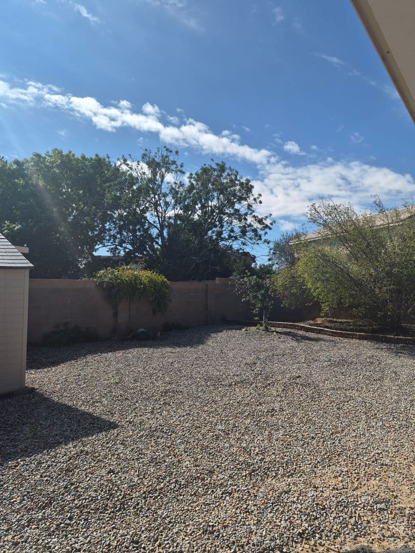 Albuquerque House: 10201 Luz Del Dia Drive