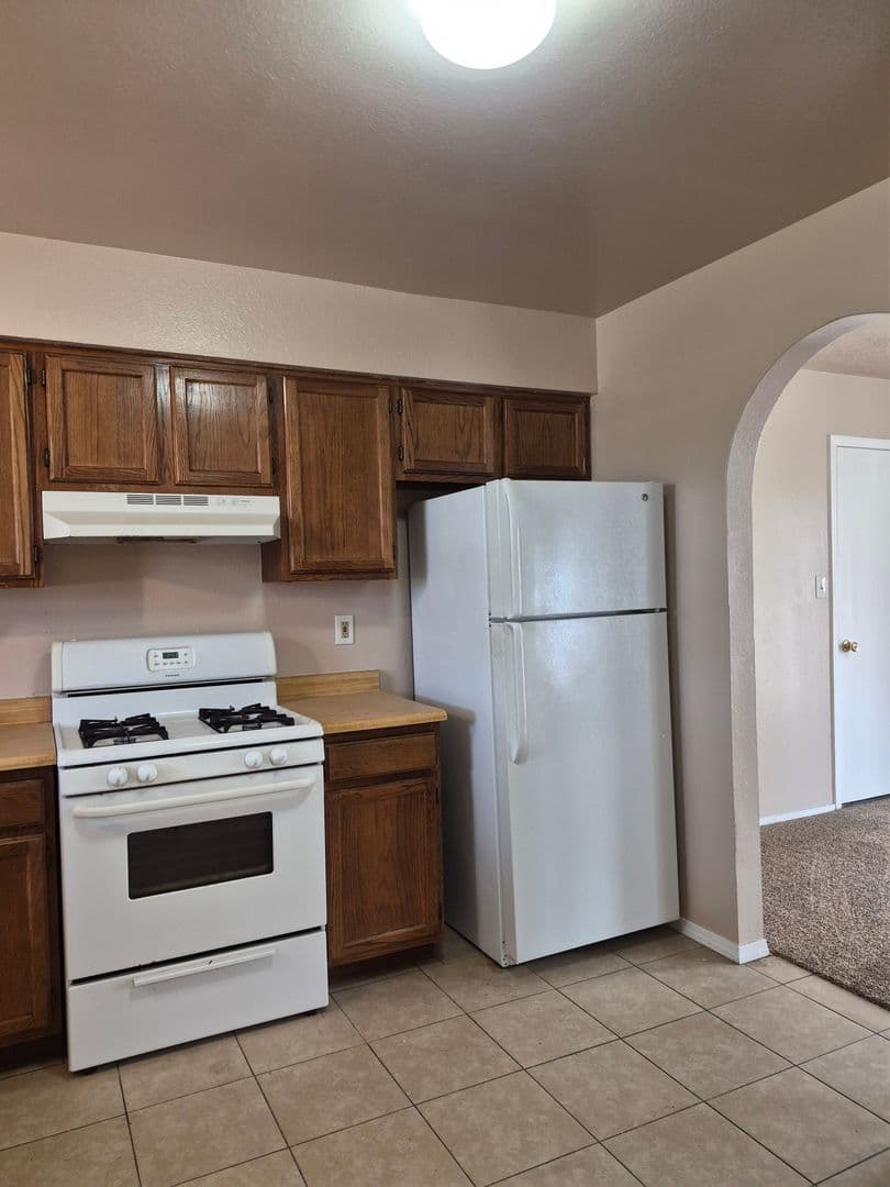 Rio Rancho House: 691 Littler Dr SE