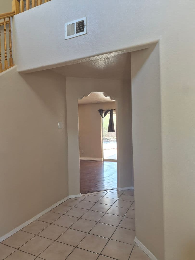 Albuquerque House: 10201 Luz Del Dia Drive