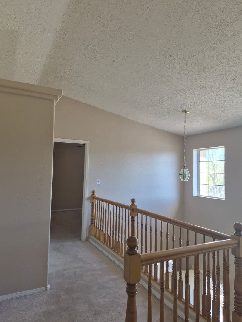 Albuquerque House: 10201 Luz Del Dia Drive