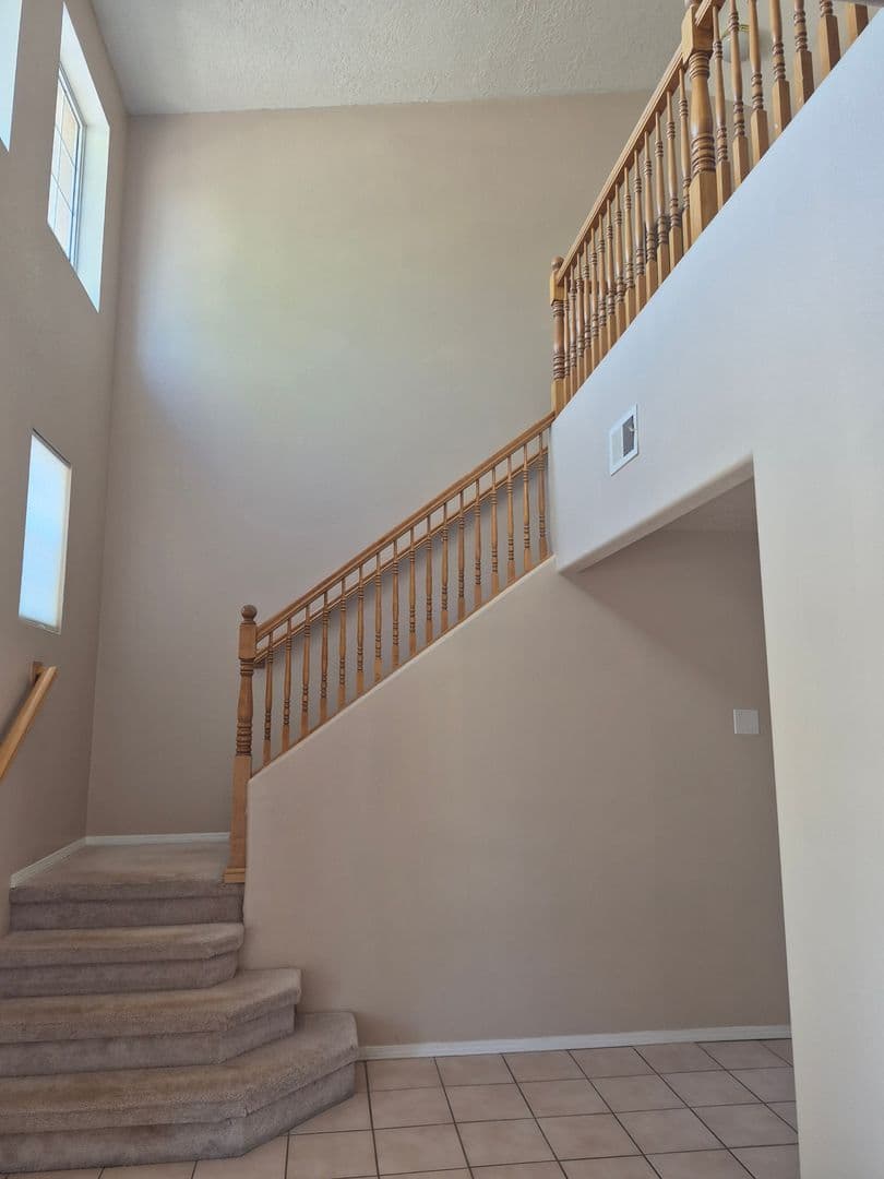 Albuquerque House: 10201 Luz Del Dia Drive