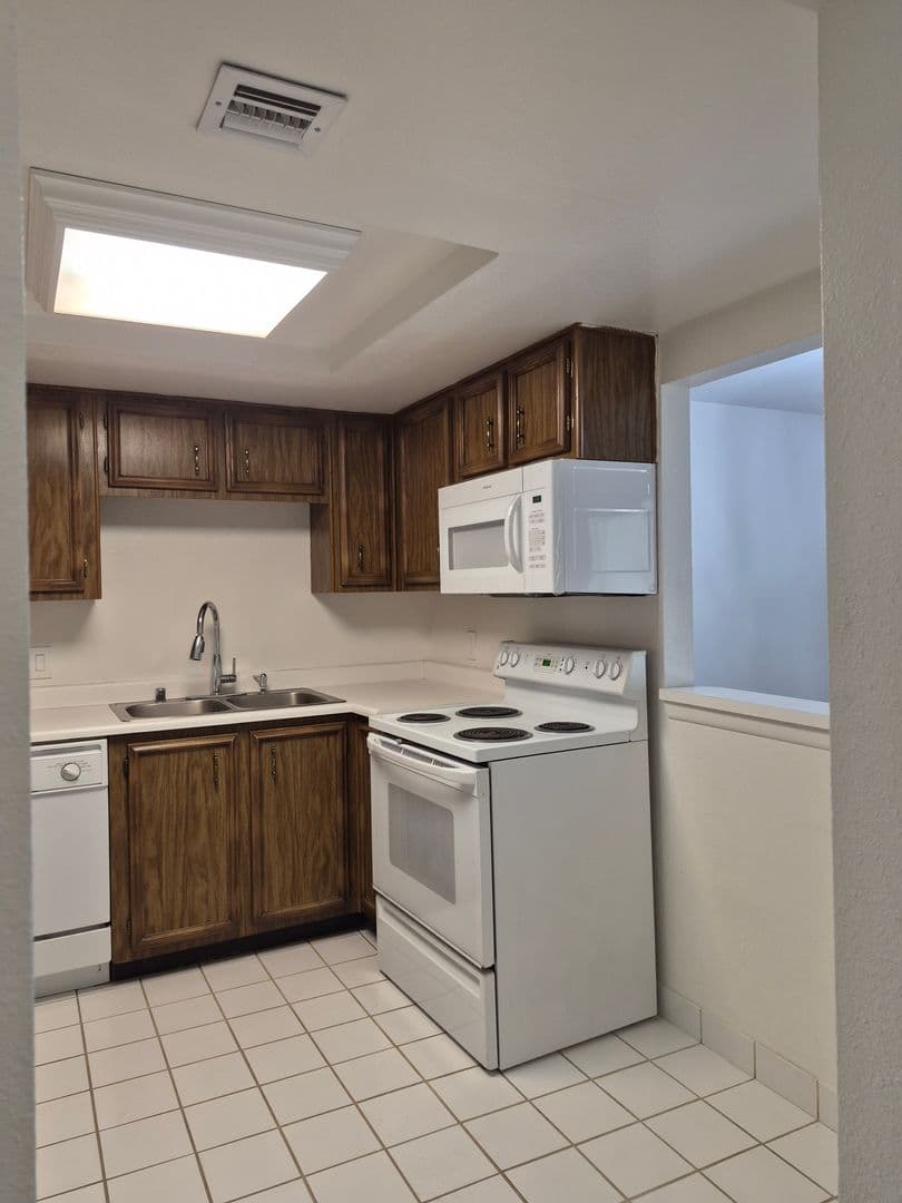 Rio Rancho Condo: 925 Country Club Dr SE