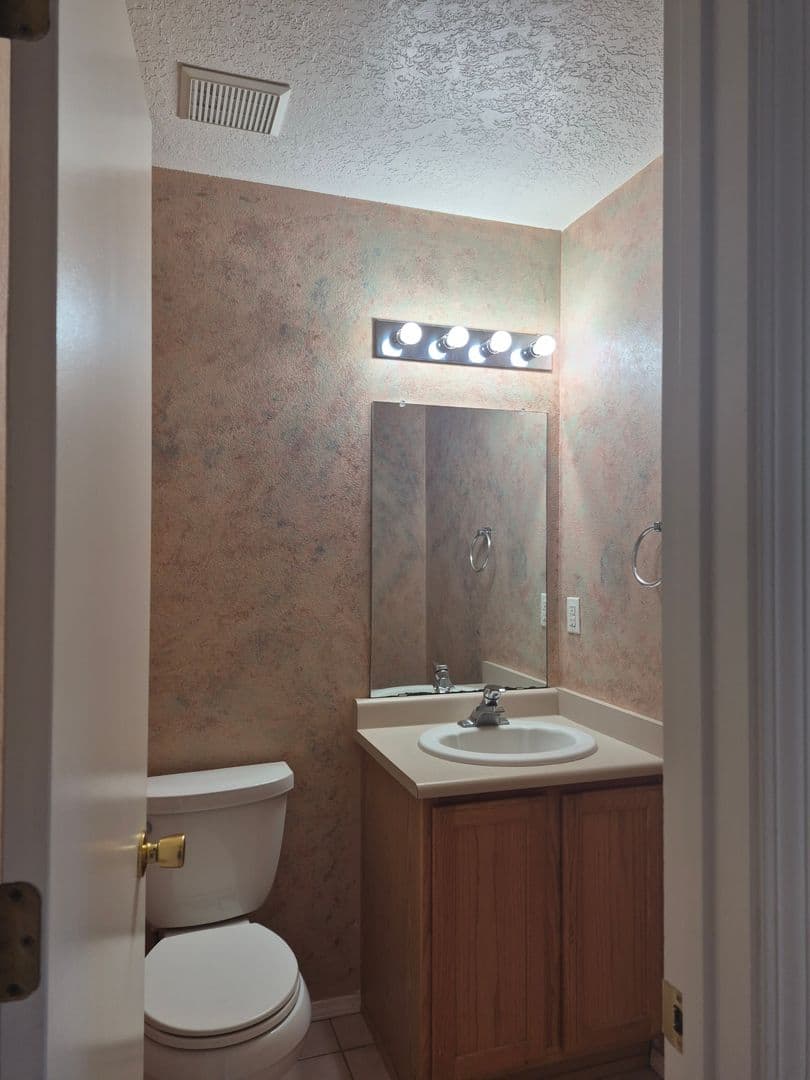 Albuquerque House: 10201 Luz Del Dia Drive