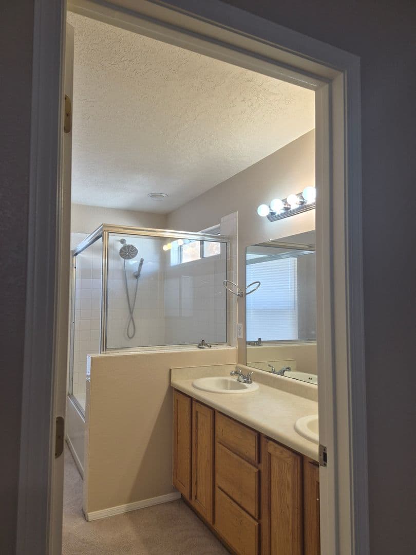 Albuquerque House: 10201 Luz Del Dia Drive