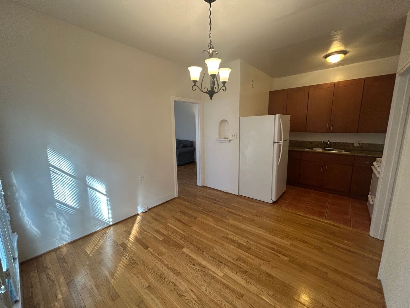 Beverly Hills Apartment: 217 S Elm Drive