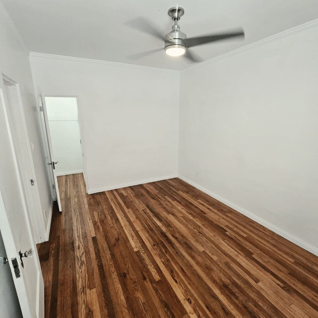 Los Angeles Apartment: 1717 N. Normandie Avenue