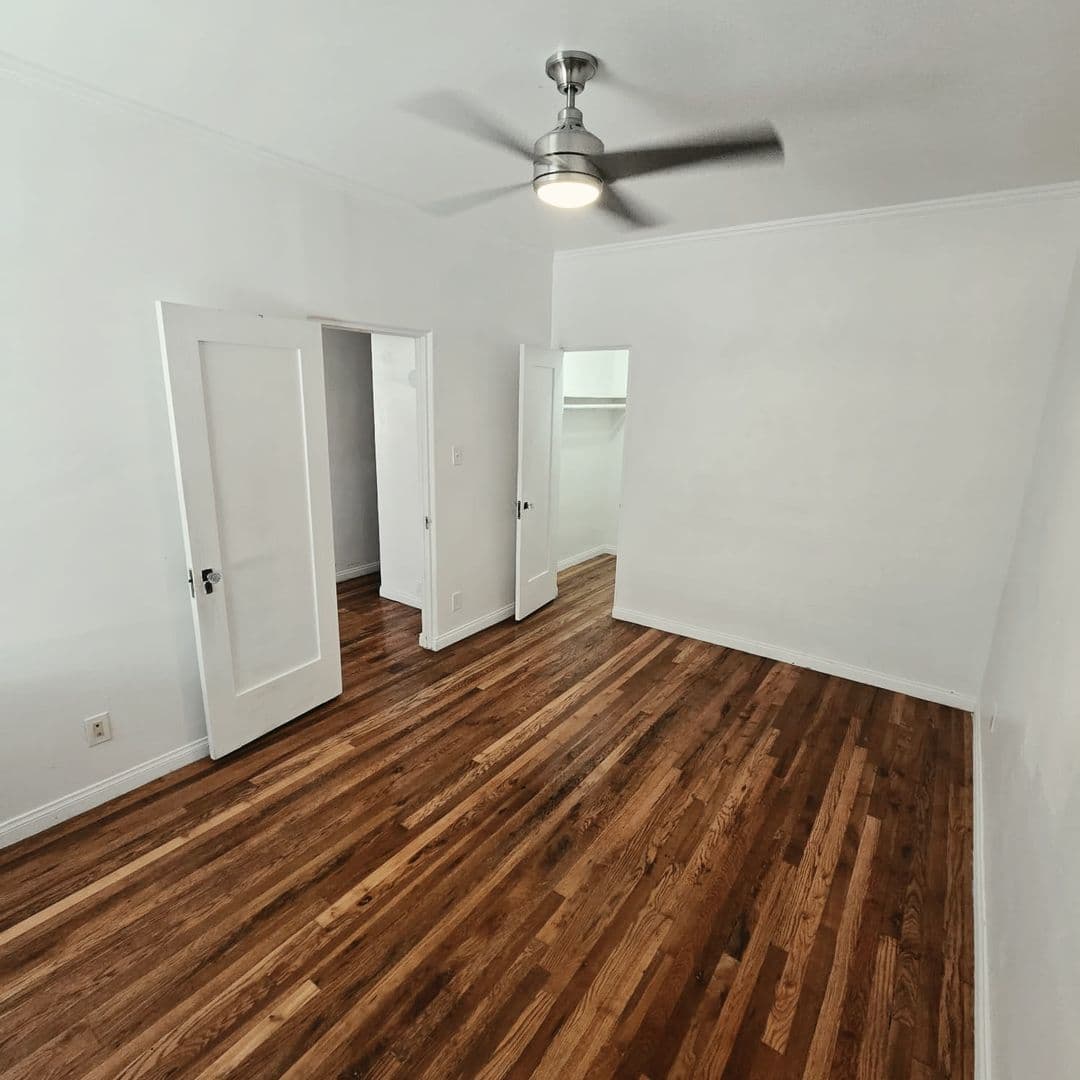 Los Angeles Apartment: 1717 N. Normandie Avenue