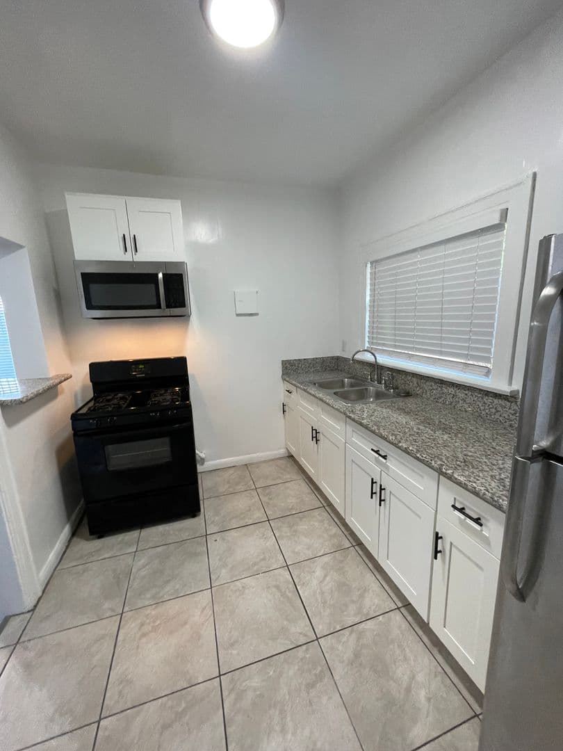 Los Angeles Apartment: 316 S. Berendo Street