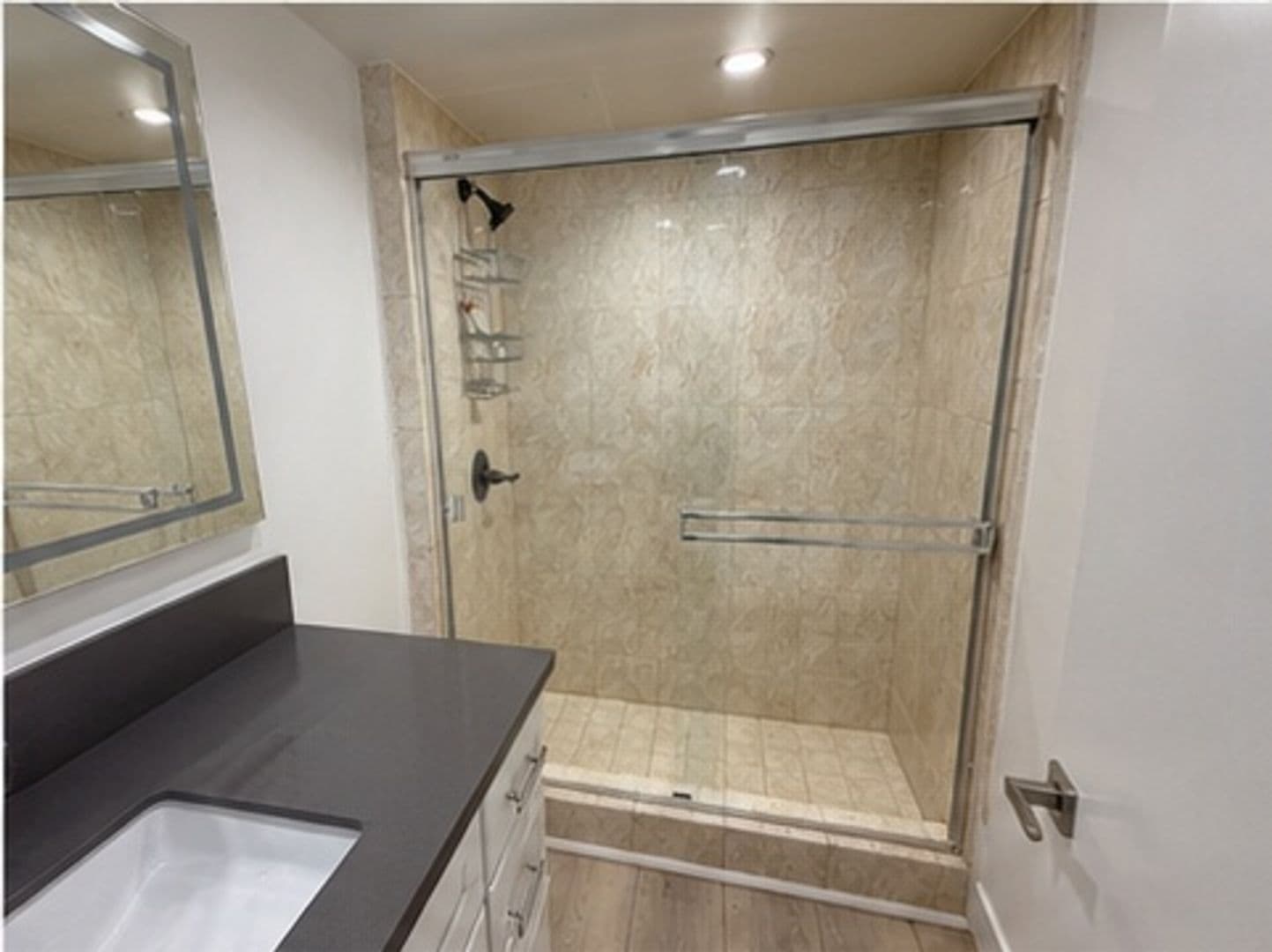 Los Angeles Apartment: 11675 Darlington Avenue