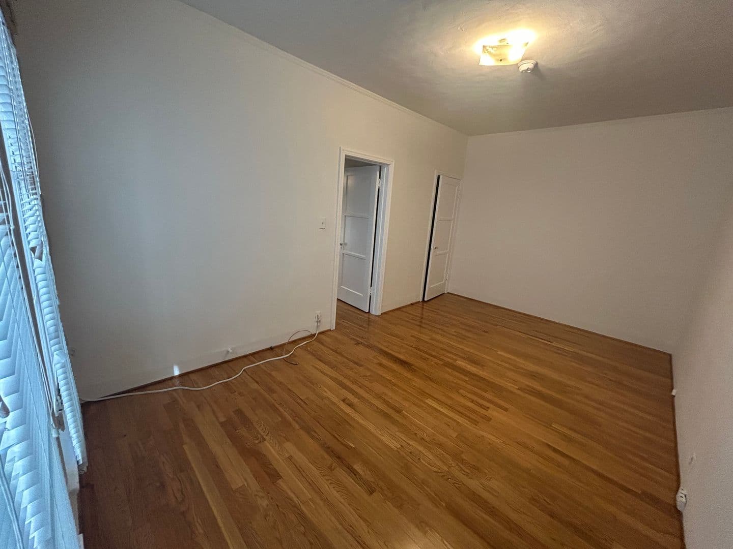 Beverly Hills Apartment: 217 S Elm Drive