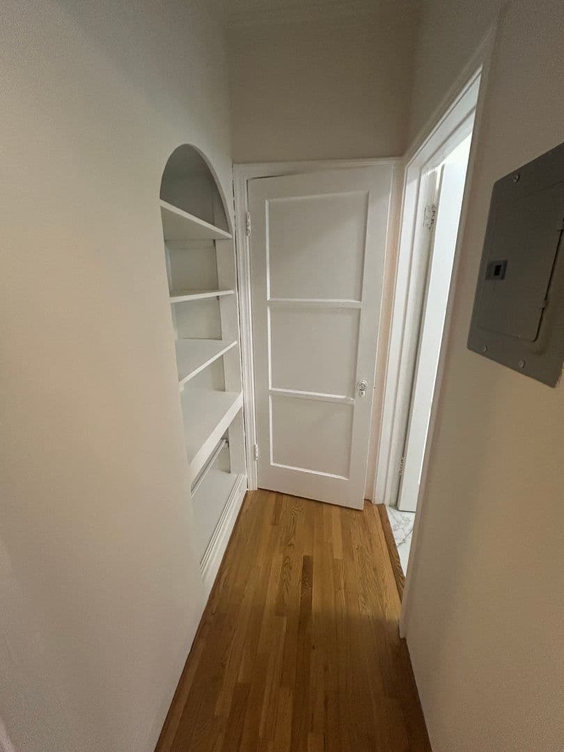 Beverly Hills Apartment: 217 S Elm Drive