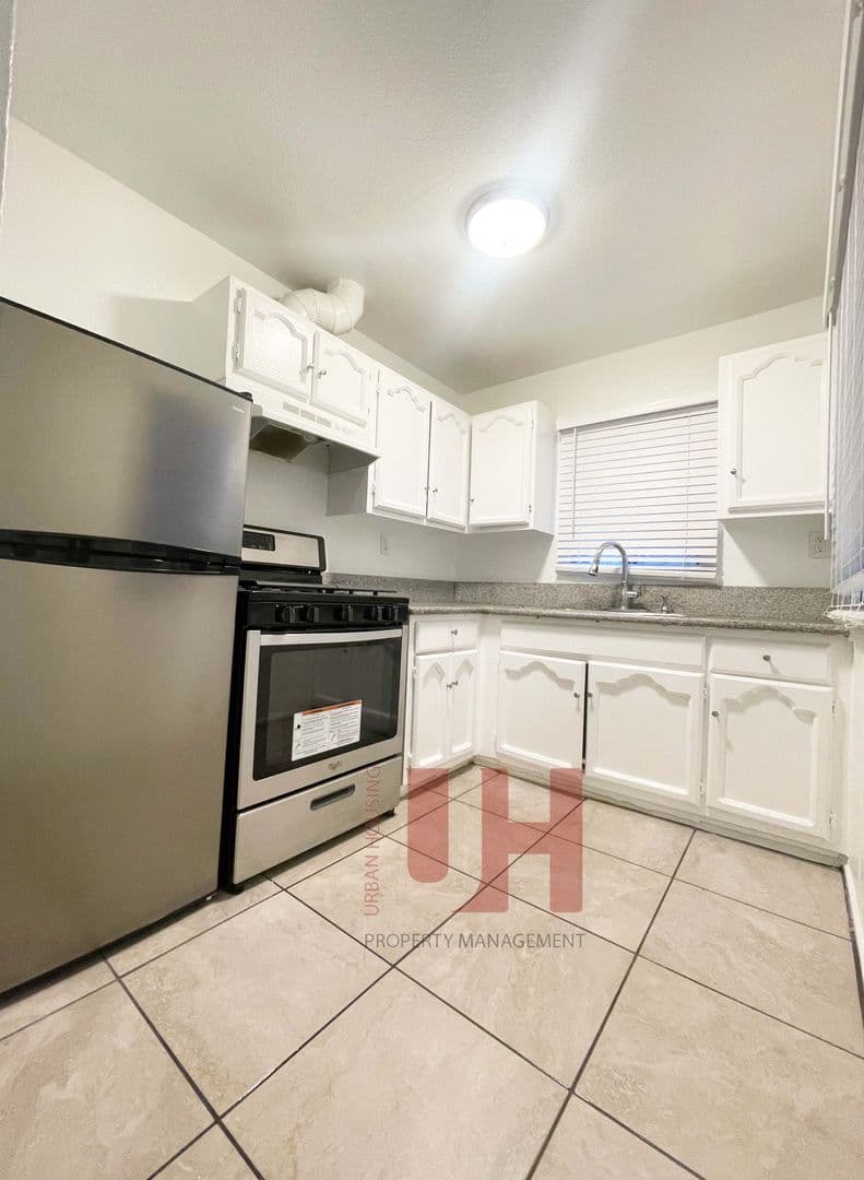 Los Angeles Apartment: 444 S. Burlington Avenue