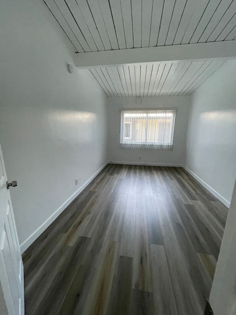 Lennox Apartment: 10216-10300 S. Felton Avenue
