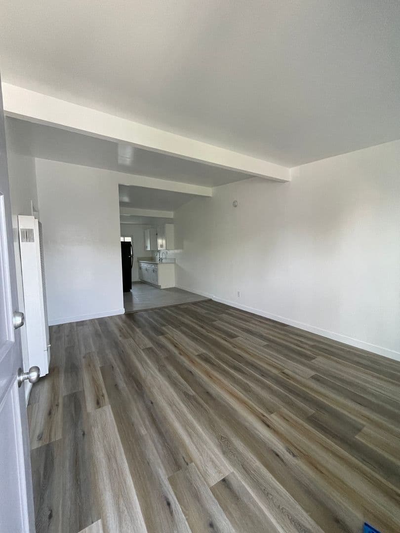 Lennox Apartment: 10216-10300 S. Felton Avenue