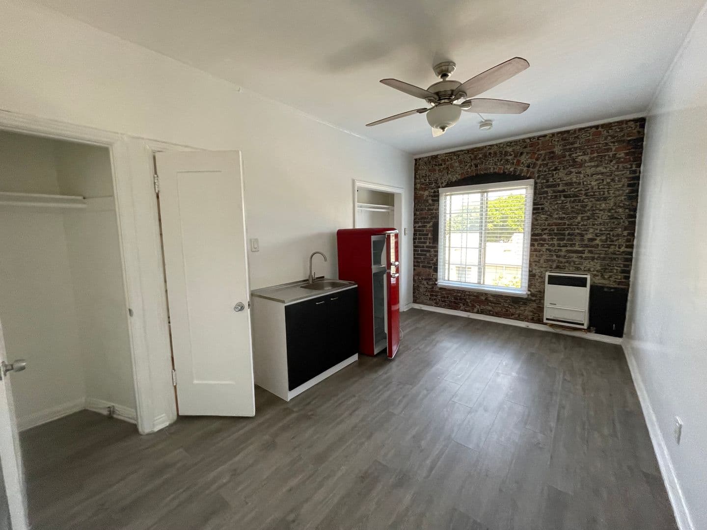 Los Angeles Apartment: 1411 Toberman Street