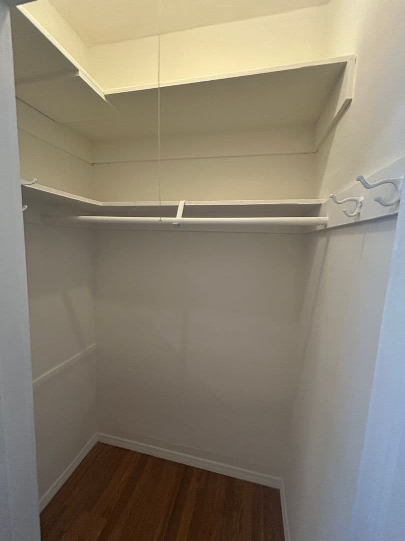 Beverly Hills Apartment: 217 S Elm Drive