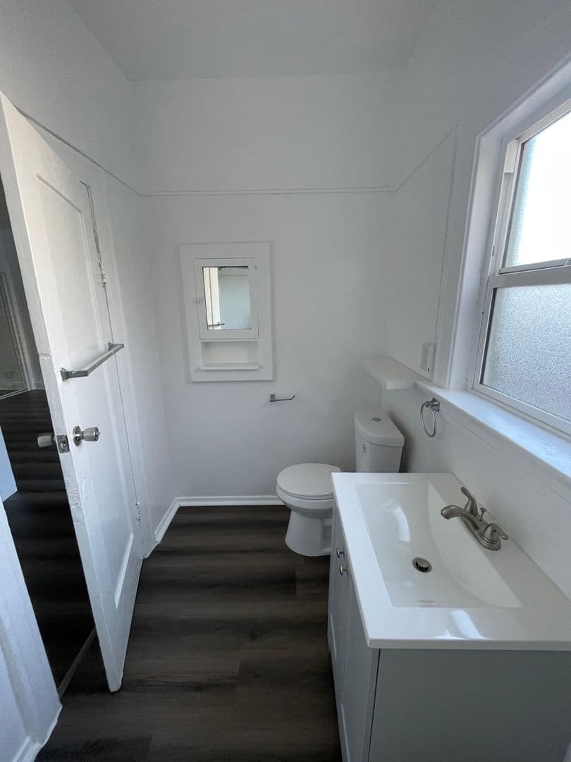 Los Angeles Apartment: 316 S. Berendo Street
