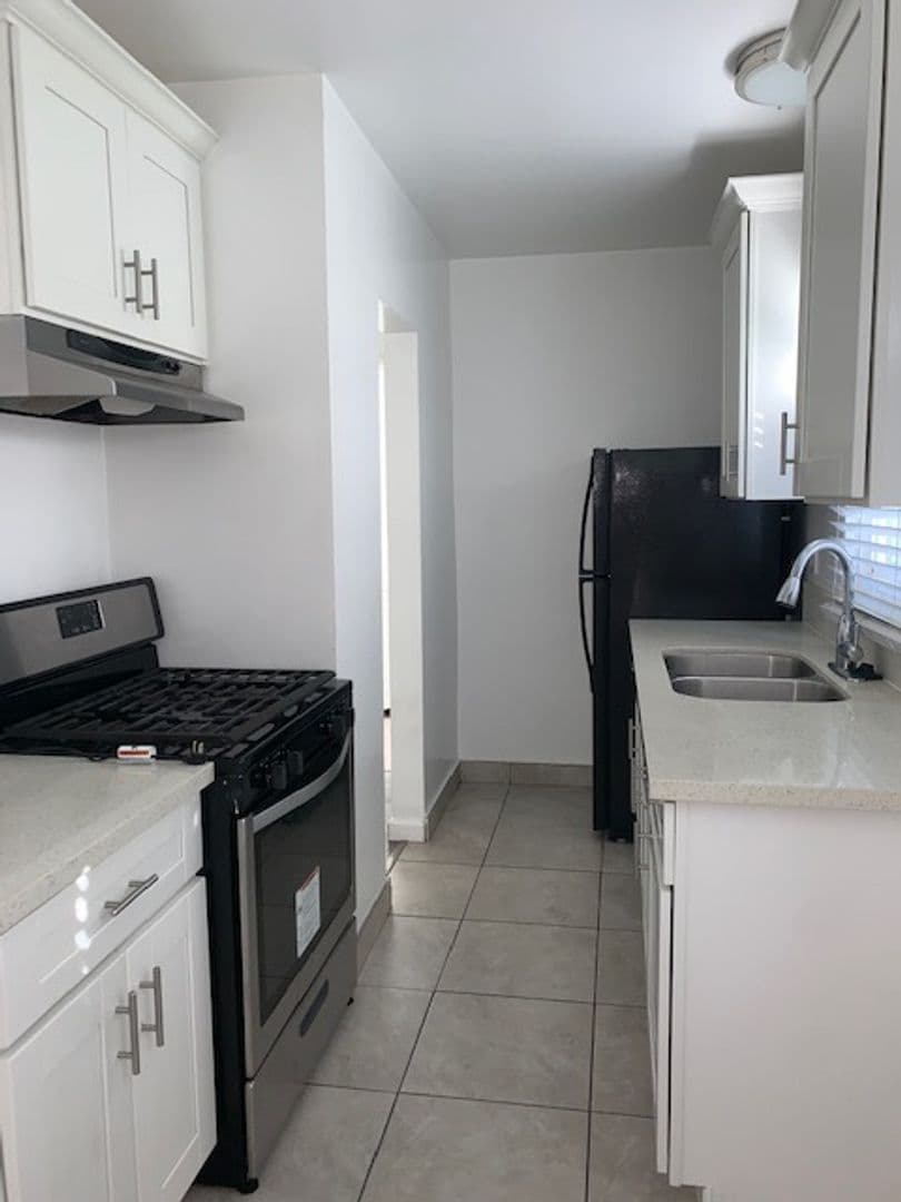 Lennox Apartment: 10216-10300 S. Felton Avenue