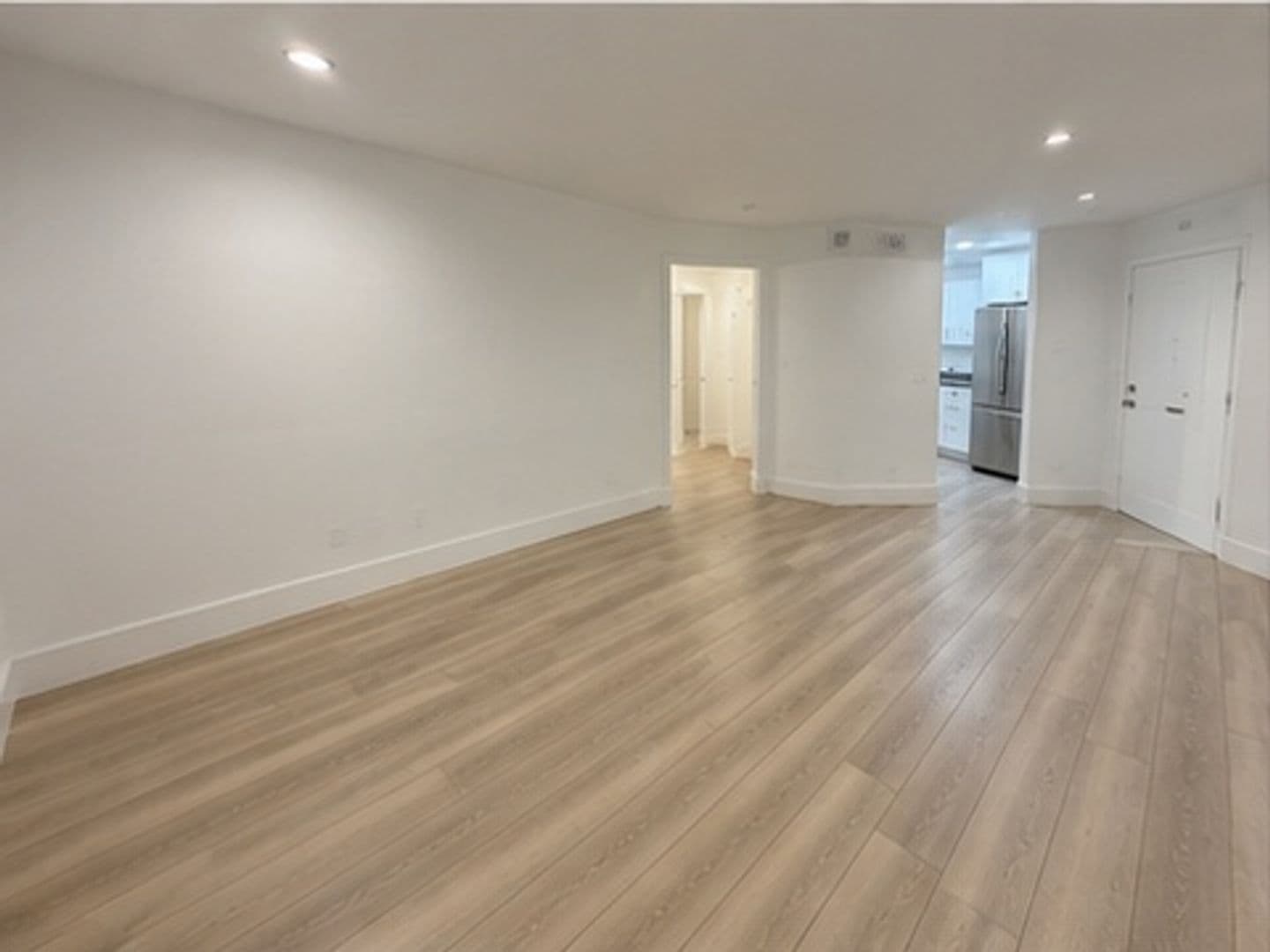 Los Angeles Apartment: 11675 Darlington Avenue