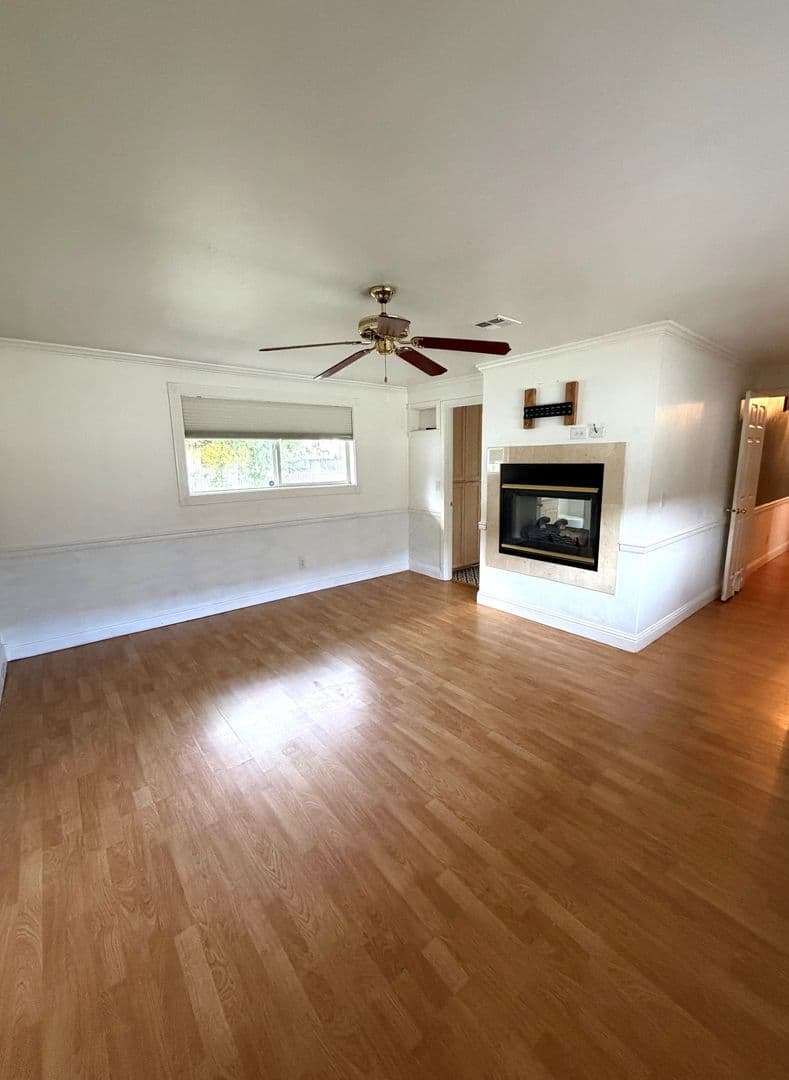 Arlington Apartment: 18118 31st Avenue NE