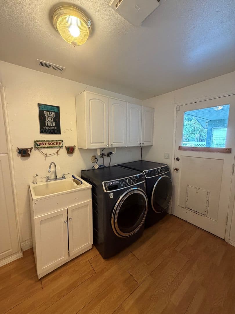 Arlington Apartment: 18118 31st Avenue NE