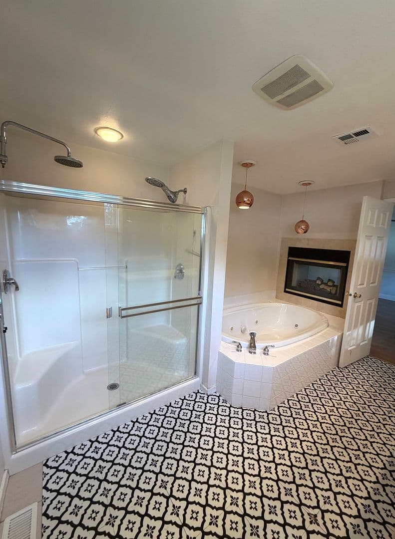 Arlington Apartment: 18118 31st Avenue NE