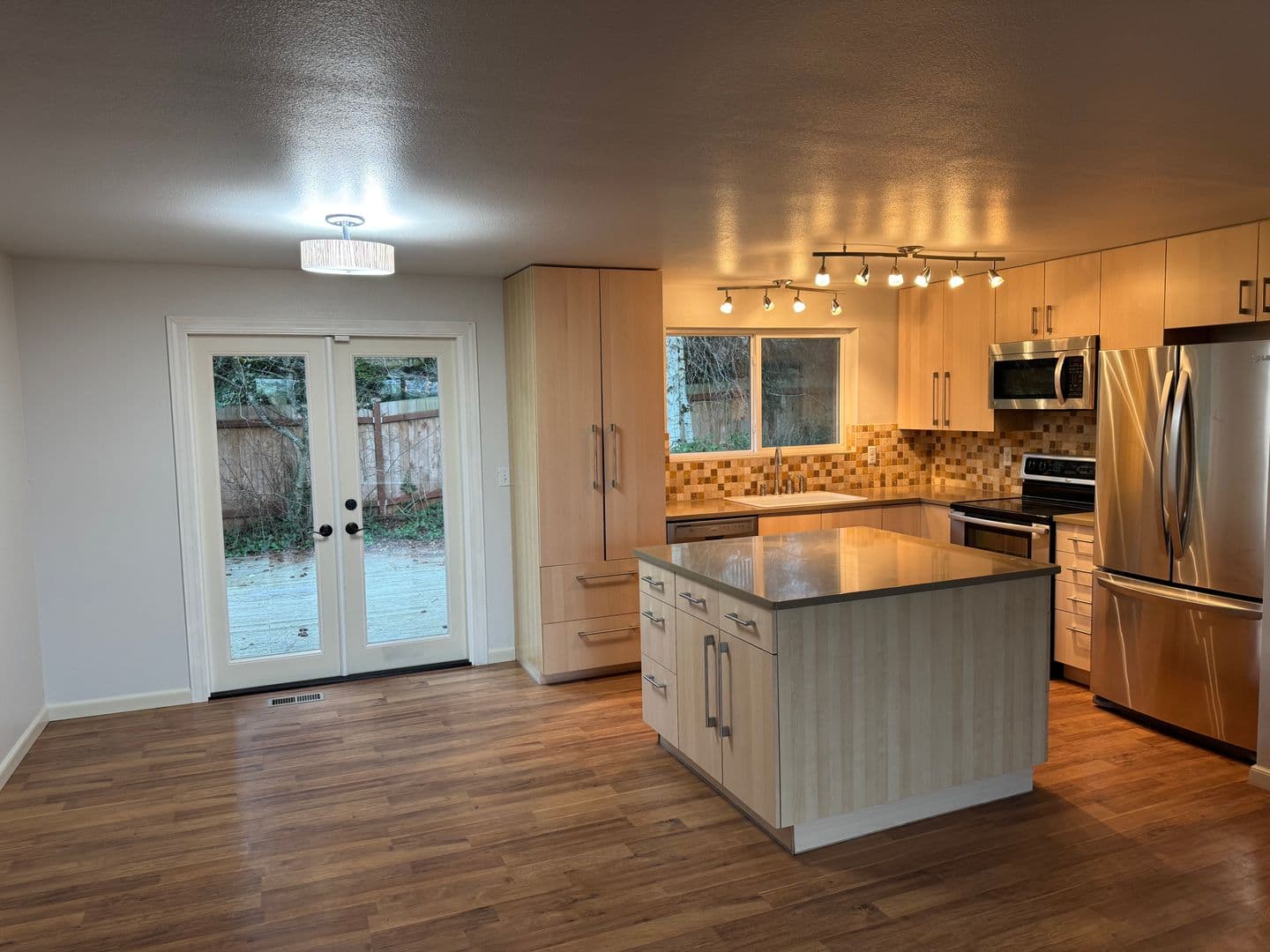 Everett House: 505 74th Street SW