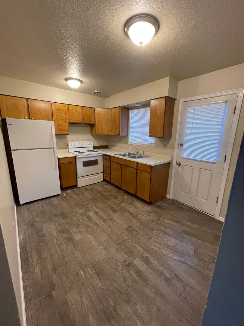 Marysville Apartment: 709 Cedar Avenue